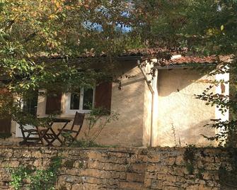 Domisiladore - Latouille-Lentillac - Patio