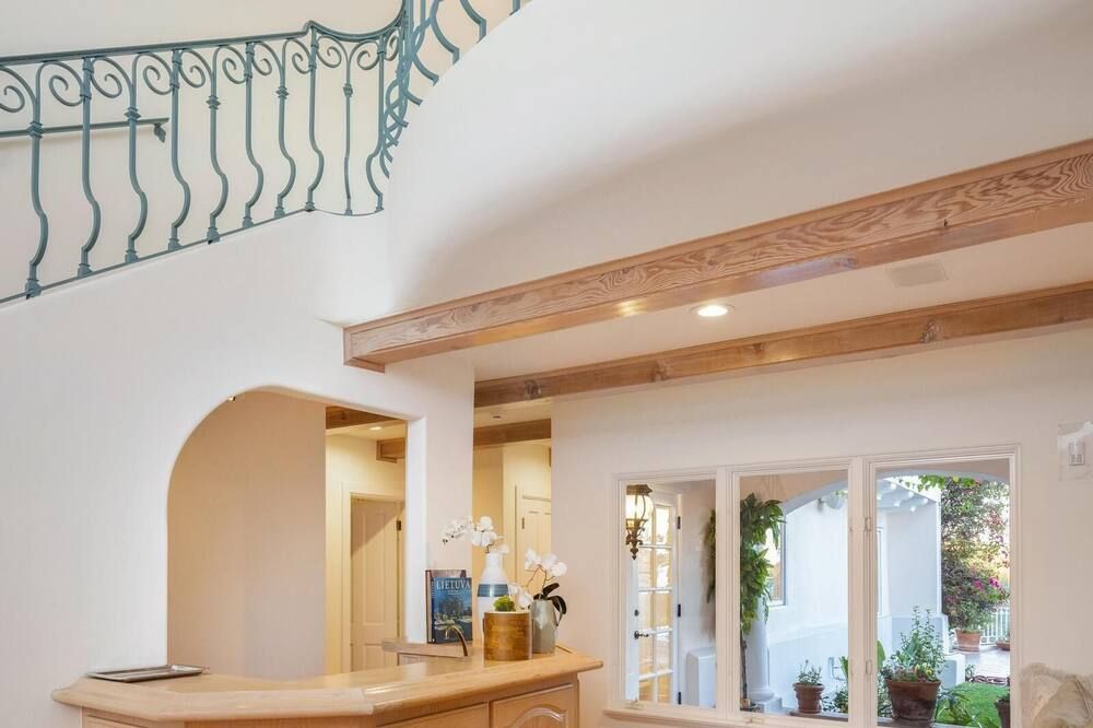 Stradella Spanish - 3B Contemporary Mediterranean Resort-Style in Bel Air - לוס אנג'לס - מדרגות