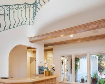 Stradella Spanish - 3B Contemporary Mediterranean Resort-Style in Bel Air - Los Angeles - Stairs