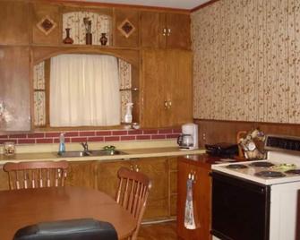 Nations Premier Solar Eclipse site, beautiful rustic house set on 1.4 acres ! - Altus - Cuisine