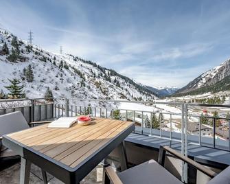 Mondschein Hotel & Chalet Ski-In Ski-Out Luxus am Arlberg - Stuben - Balcony