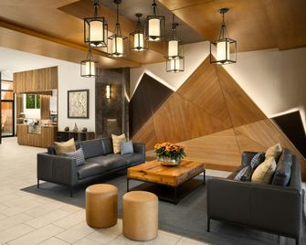 Delta Hotels by Marriott Whistler Village Suites - Whistler - Lobby