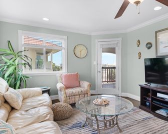 Sunset Harbor Palms 2-301 - Navarre - Living room