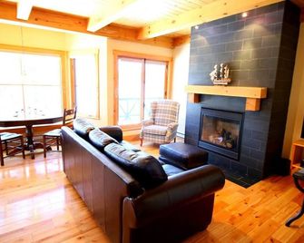 Moments inoubliables au Lac Pohénégamook - Pohénégamook - Living room