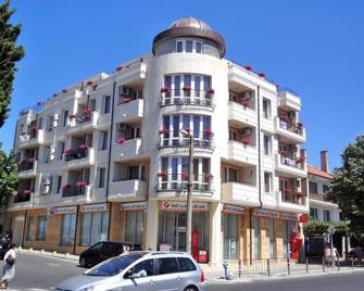 Saint George Apartments - Nesebar - Building