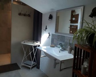 La Colombe - Tourrettes - Bad