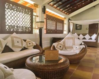Cocoon Resort & Villas - เบนโตตา - ห้องนั่งเล่น