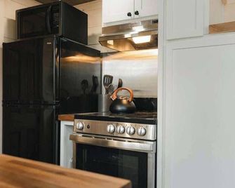 Thistle House at Camp Greenwood Vermont - Chester - Kitchen