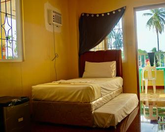 Hana-Natsu Resorts Pool & Hotel - Morong - Habitación