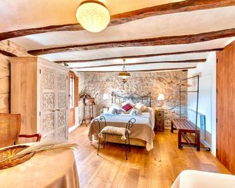 Country House 'La Casuna' with Mountain View, Private Terrace and Wi-Fi - Olba - Bedroom