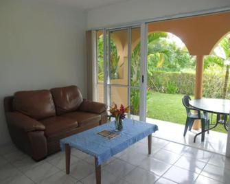 Quest Apartments - Port Vila - Wohnzimmer