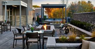 Courtyard by Marriott Albany Airport - Albany - Patio