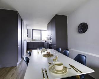 Yugo Explore - Ardcairn House - Dublin - Ruokailuhuone