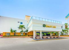 Quality Inn Mazatlan - Μαζατλάν - Κτίριο