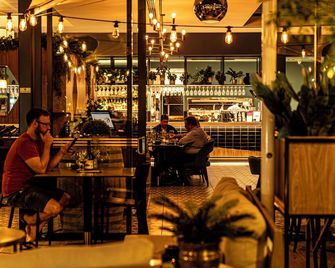 The Remington Orange - Orange - Bar