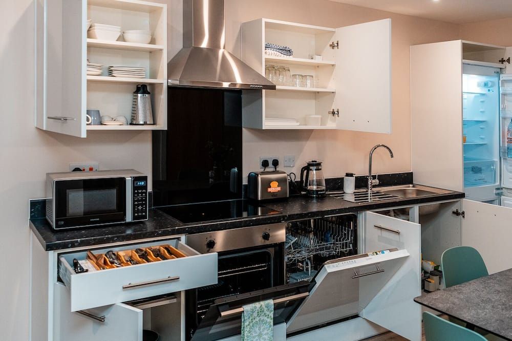 Captivating 2-bed Apartment in Manchester - מנצ'סטר - מטבח