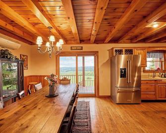 Mountain House & Cottage at Seminary Hill by Avantstay - Callicoon - Spisesal