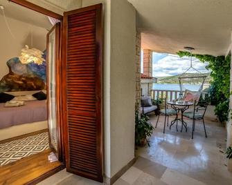 Aparthotel eM Ka - Rogoznica - Balkon