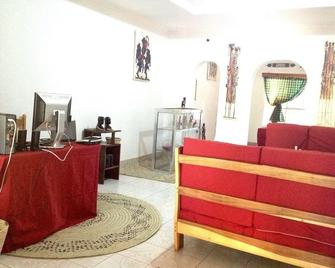 Frina Buffalo Lodge - Karatu - Living room