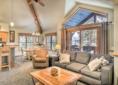 Breck Condo with Pool and Hot Tub Access Walk to Lift - Breckenridge - Living room