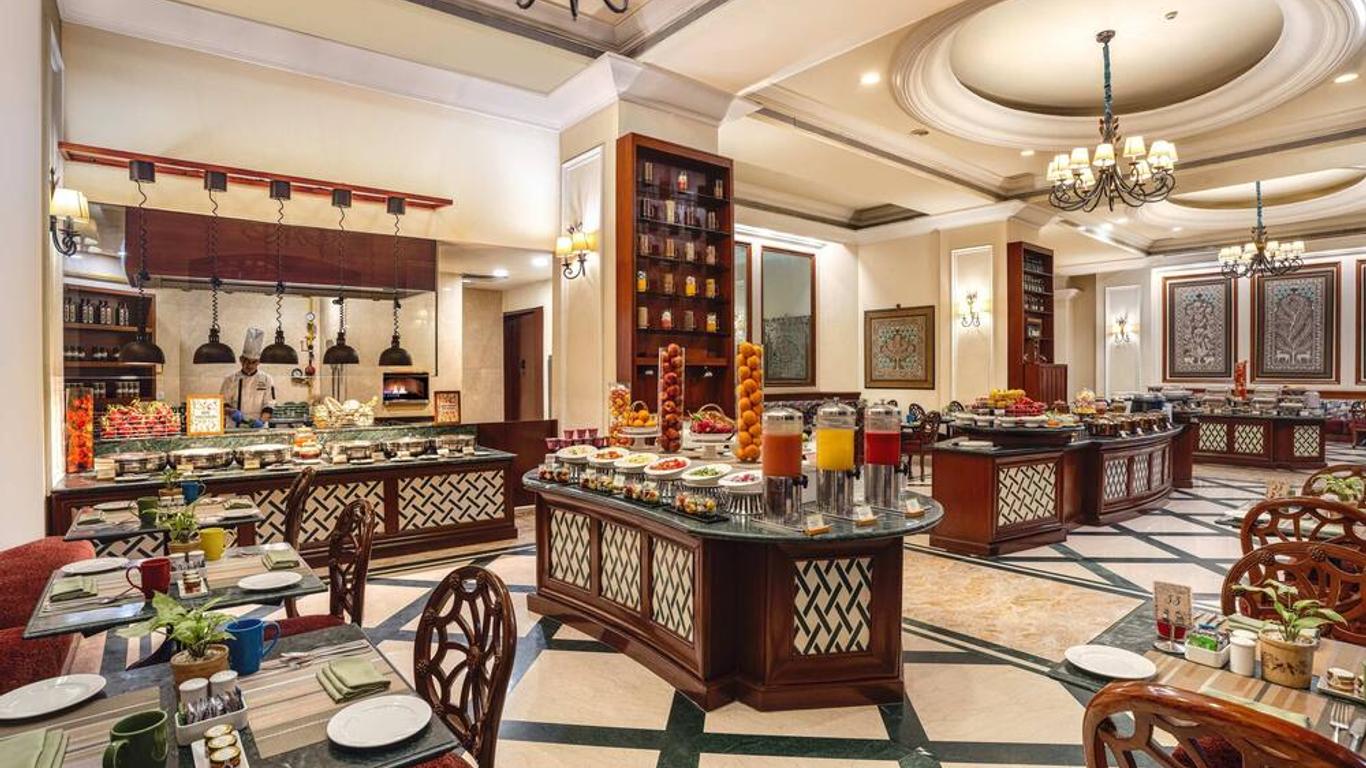 فندق إيروس نيودلهي، نهرو بلاس