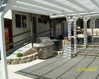 Lakeshore Lodge - Wofford Heights