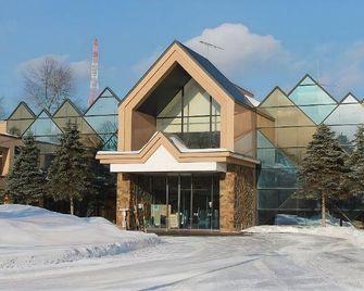 Yuyado Kuttari Onsen Lake Inn - Shintoku - Building