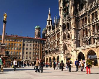 Low Budget Hostel - München