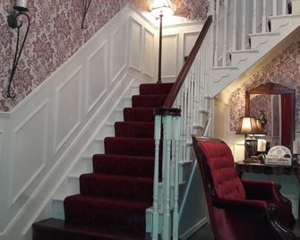 Bealkelly Country House - Ogonnelloe - Сходи