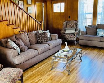 Country Retreat and Event Venue minutes from Historic Jacksonville - Central Point - Olohuone