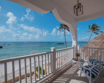 Hemingways Watamu - Malindi - Balcony