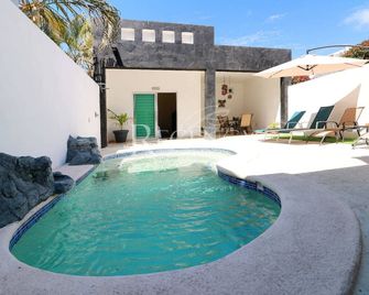 Marlin ByTrvl2hm & Mazatlan Regency - מזטלאן - בריכה