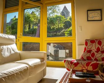 Sous les courtines - Carcassonne - Huiskamer