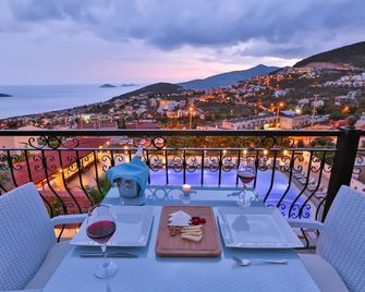 Samira Resort Hotel Aparts & Villas - קלקאן - מרפסת