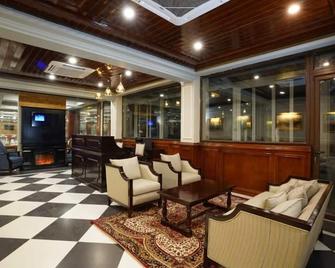 Utopia Resorts & Spa - Manali - Lounge