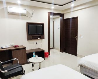 Bodhgaya Seven Inn Hotel n Restaurant - Bodh Gaya