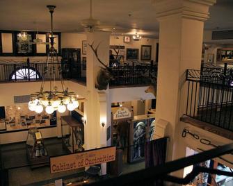 Blackstone Lodge And Suites - Lead - Bar