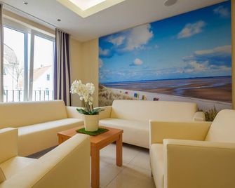 Moin Hotel Cuxhaven - Cuxhaven - Living room