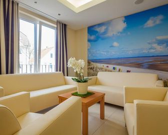 Moin Hotel Cuxhaven - Cuxhaven - Oturma odası