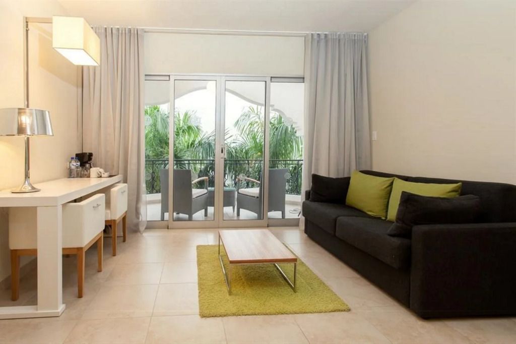 El Rancho Haiti - פטיונוויל - סלון