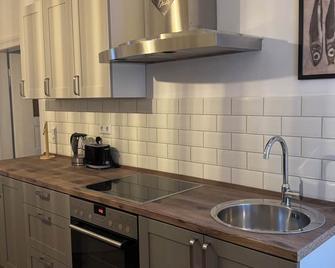 Appartement 'Hans' in Köthen mit 4 Schlafzimmern - Köthen - Kitchen