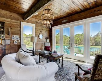 Little spot of Heaven, watch the amazing sunsets - Brenham - Living room