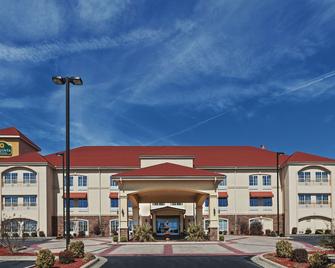 La Quinta Inn & Suites by Wyndham Searcy - Searcy - Building