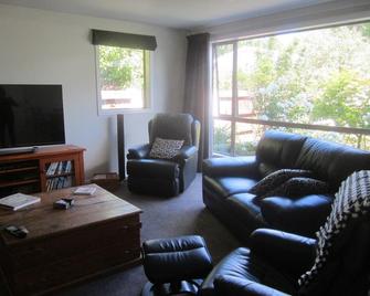 Airport Guesthouse - Christchurch - Wohnzimmer
