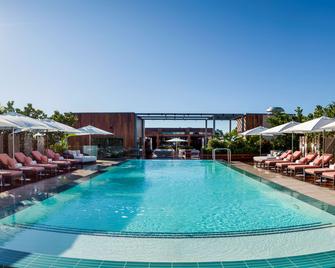 The Ray Hotel Delray Beach, Curio Collection By Hilton - Delray Beach - Zwembad