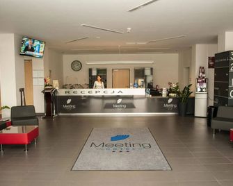 Hotel Meeting - Τορούν - Ρεσεψιόν