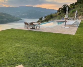 Luxury villa on the River Douro - heated pool, stunning views - Baiao - Zwembad