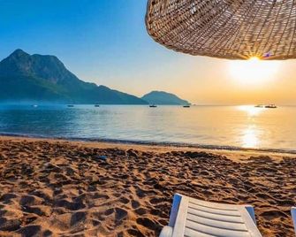 Zeyos Lodge Hotel&restaurant - Kumluca