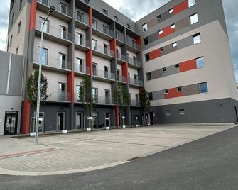 Hotel Awam - Hradec Králové - Edificio