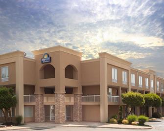Days Inn by Wyndham Greenville - Greenville - Bygning